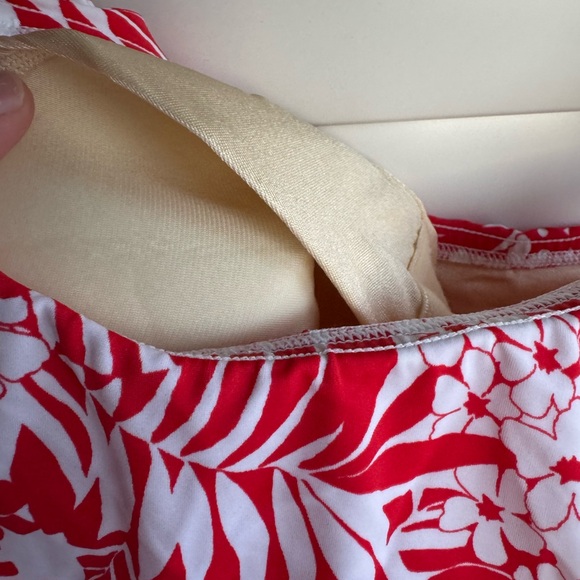 Fit 4 U (QVC) Red and White Floral Ruffle Swimsuit NWT - Picture 5 of 10